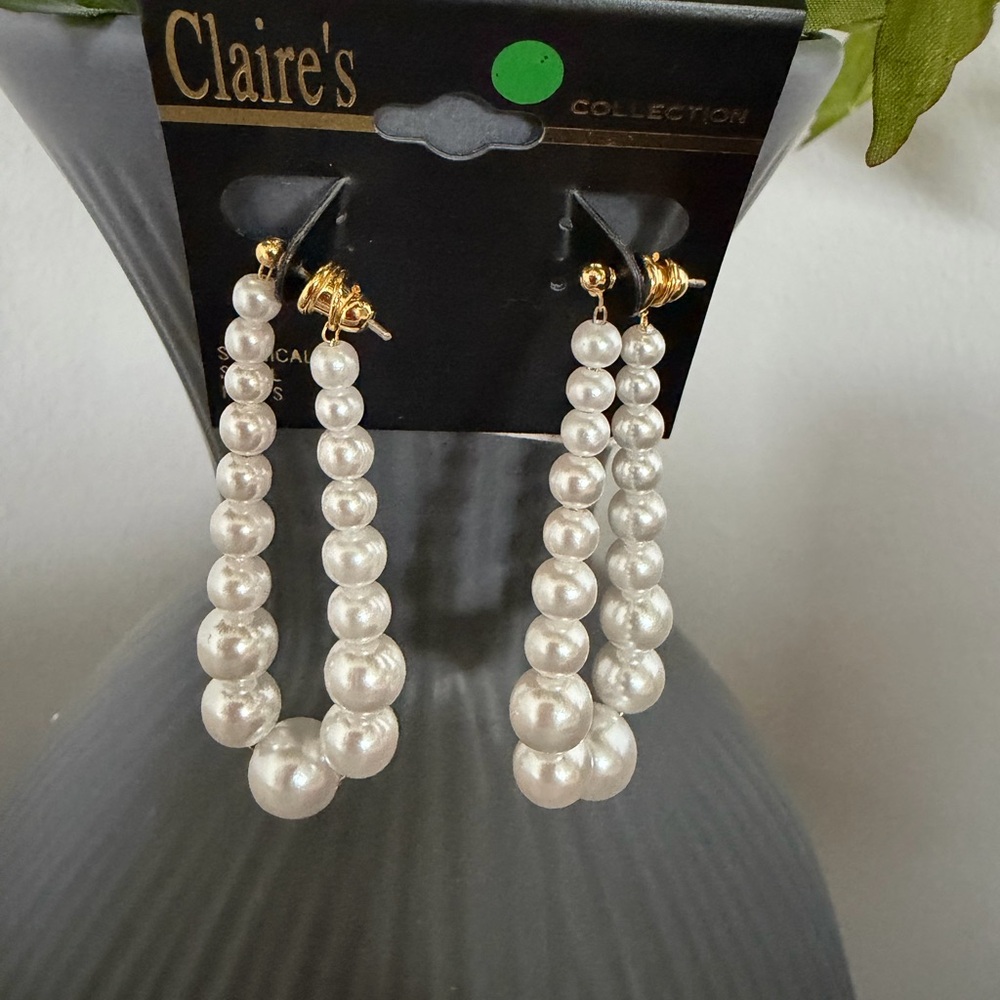 Claire's Vintage Faux Pearl Oval Stud Gold and White Earrings-Butterfly Back 90s - Picture 3 of 7